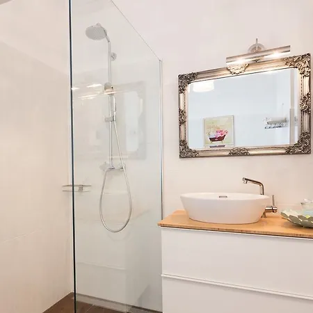 赛乐波瑞公寓 *