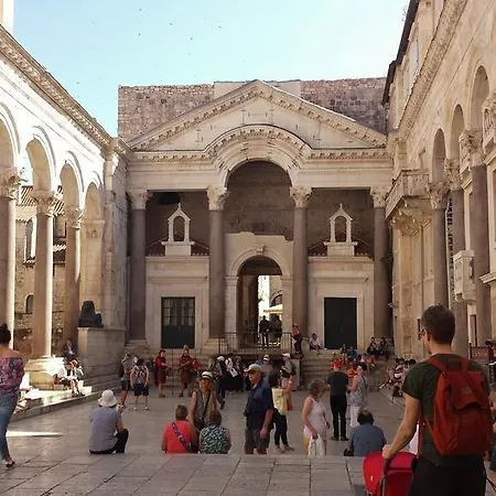 아파트 스위트 셀레브레이션 *